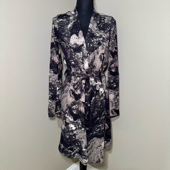 Aritzia Babaton Quincey Flowy Duster/Trench size XXS cascading lapels, belted - Picture 7 of 7